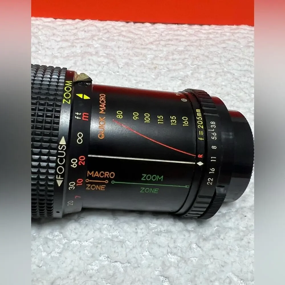 Vintage Sigma Promaster MC Auto Zoom camera lens80-205mm f/3.8